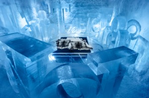 small art-suite-you-are-my type-icehotel-2017